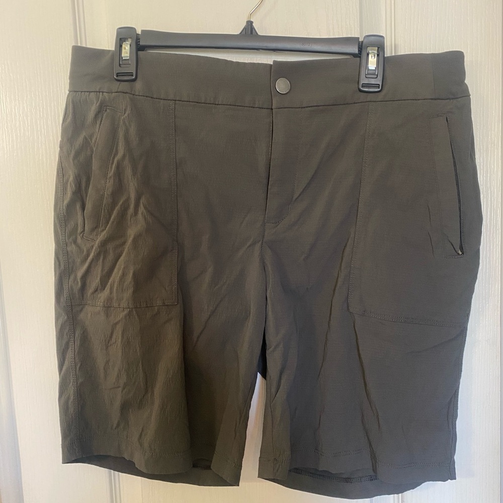 Athleta Olive Green Women's Performance Shorts